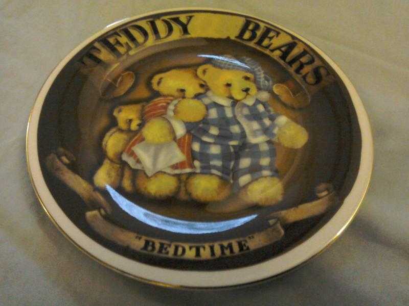 2 Teddy Bear Decoraive China Plates