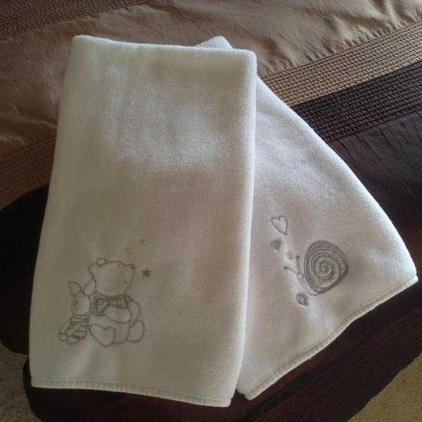 2 X. Disney Baby Blankets