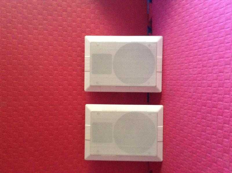 2 x In Wall or ceiling Loudspeaker 2 Way 8ohm white