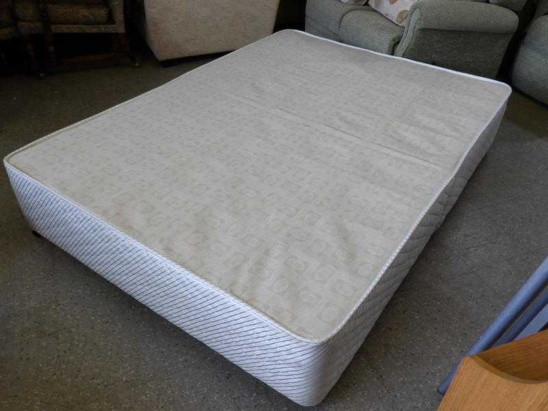 20 OFF ALL ITEMS SALE - 4ft 6 double divan bed base  - Local delivery service available