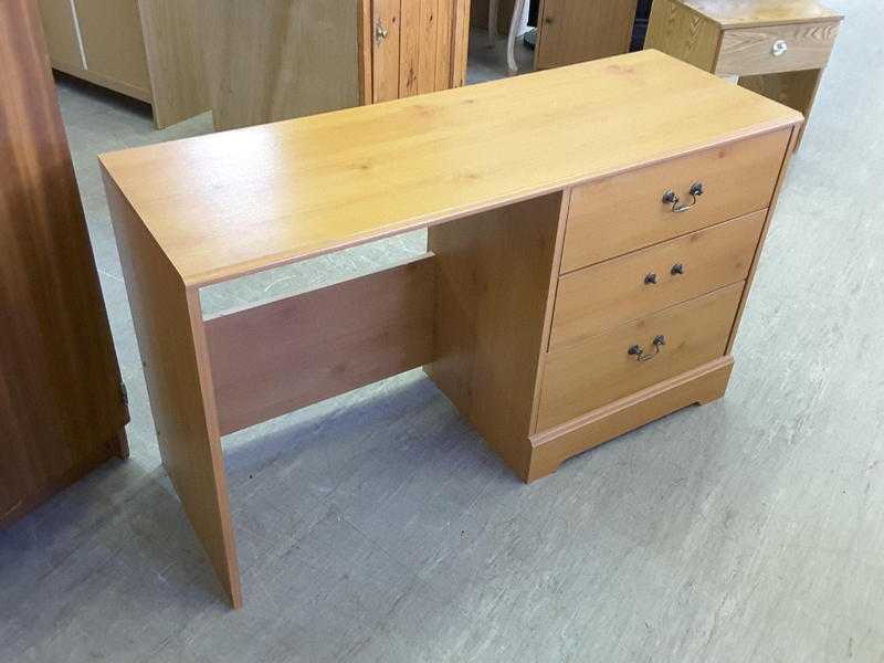 20 OFF ALL ITEMS SALE - Dressing Table With Stool - Local Delivery 19