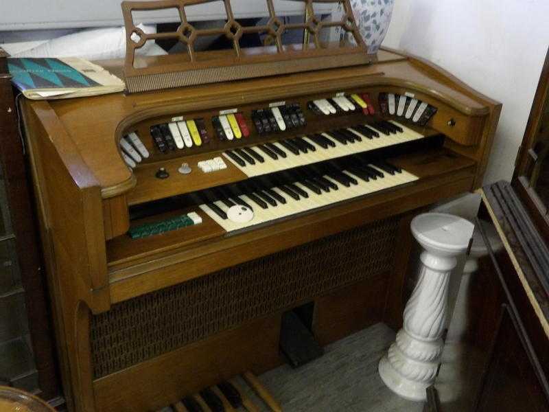 20 OFF ALL ITEMS SALE - Electric Organ For Spares Or Repair - Local Delivery Service Available