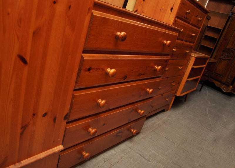 20 OFF ALL ITEMS SALE - Large Pine Chest With 5 Drawers  - Local Delivery 19