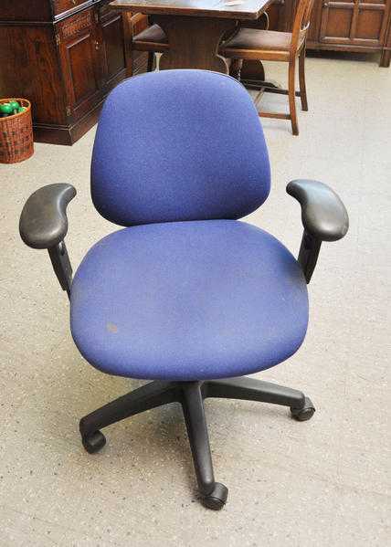 20 OFF ALL ITEMS SALE - Office Chair with Arms - Local Delivery 19