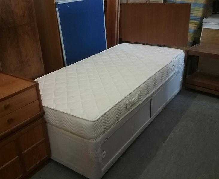 20 OFF ALL ITEMS SALE - Single Bed With Mattredd amp Headboard - Local Delivery 19