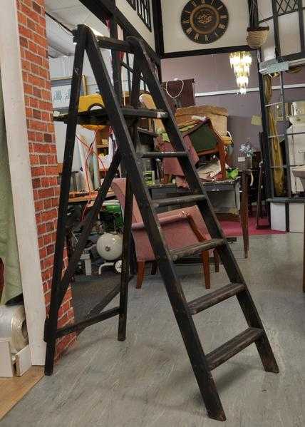 20 OFF ALL ITEMS SALE - Wooden Ladder (For Paint Project) - Local Delivery 19