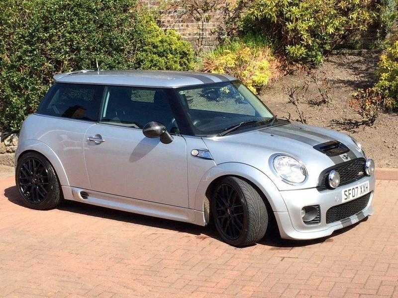 2007 Mini Cooper S with full JCW bodykit, blue half leather interior and FSH.