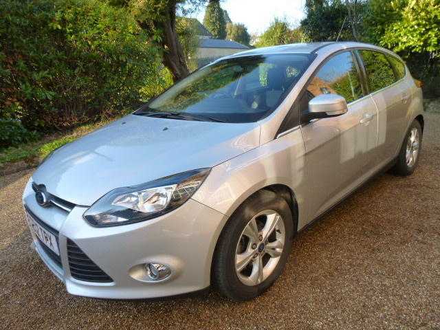 2012 (12reg) Ford Focus 1.6 Zetec 5 door Automatic