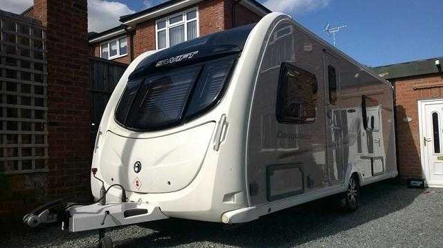 2012 Swift Conquror 570