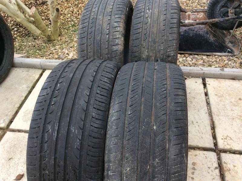 225 x 40 x 18 tyres x 4 mid range tyres approx 6mm of tread on them all