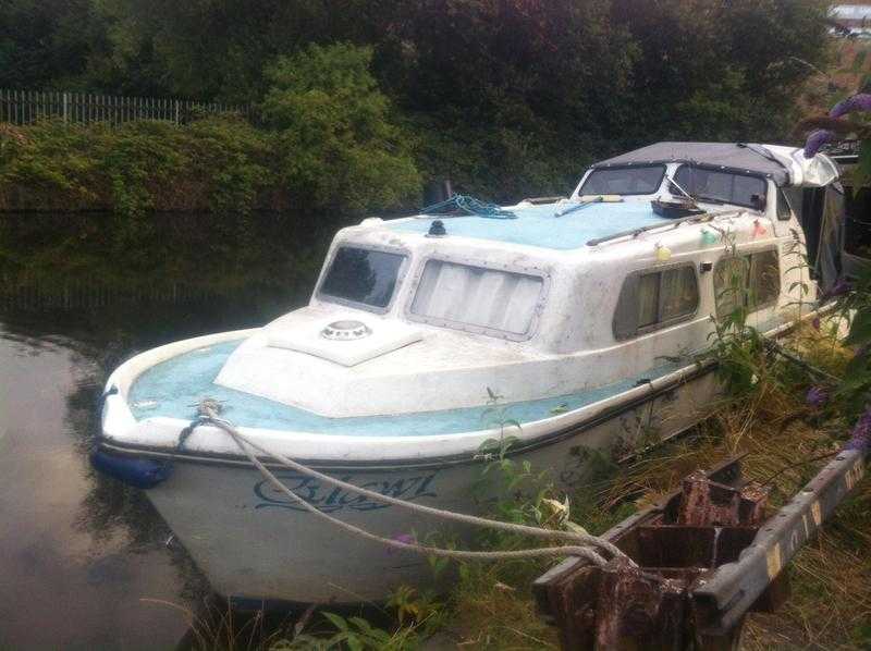 22ft Norman fibreglass boat