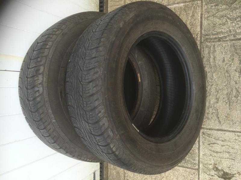 235 60 r16 tyres off a grand Vitara