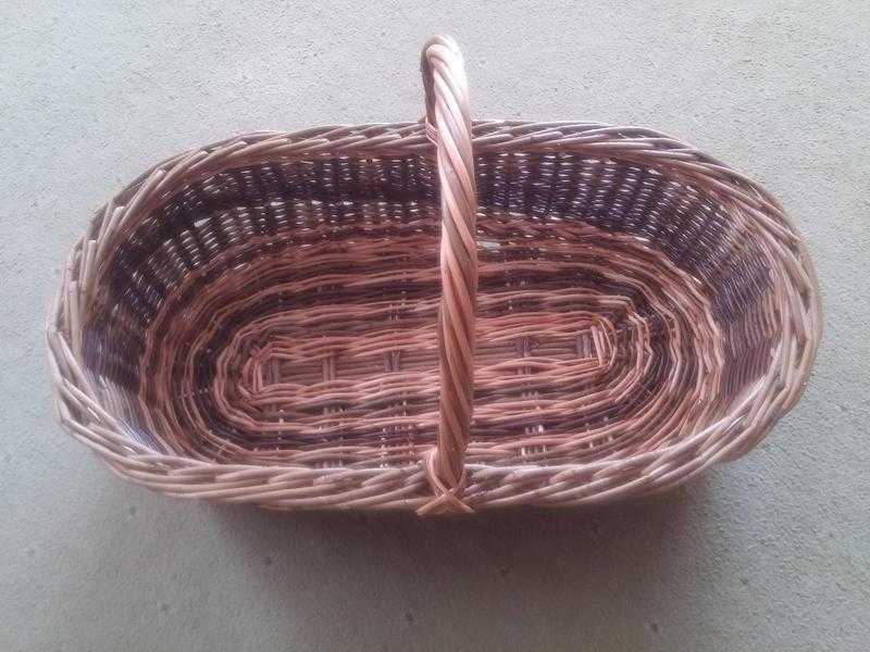 23th June , Oval Shopping Basket Making 1 day hosted  East Clayton Farm run by Stephen Caulfield