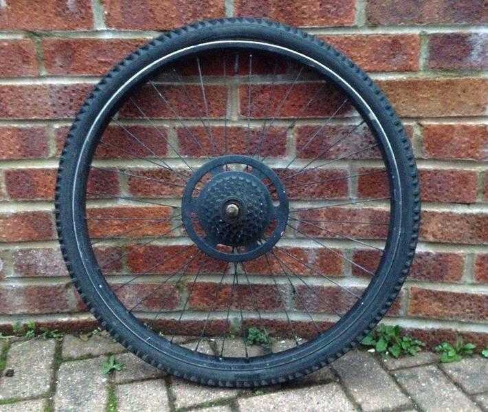 26quot REAR MOUNTAIN BIKECYCLE WHEEL COMPLETE WITH TYRE TUBE amp 5 SPEED FREEWHEEL