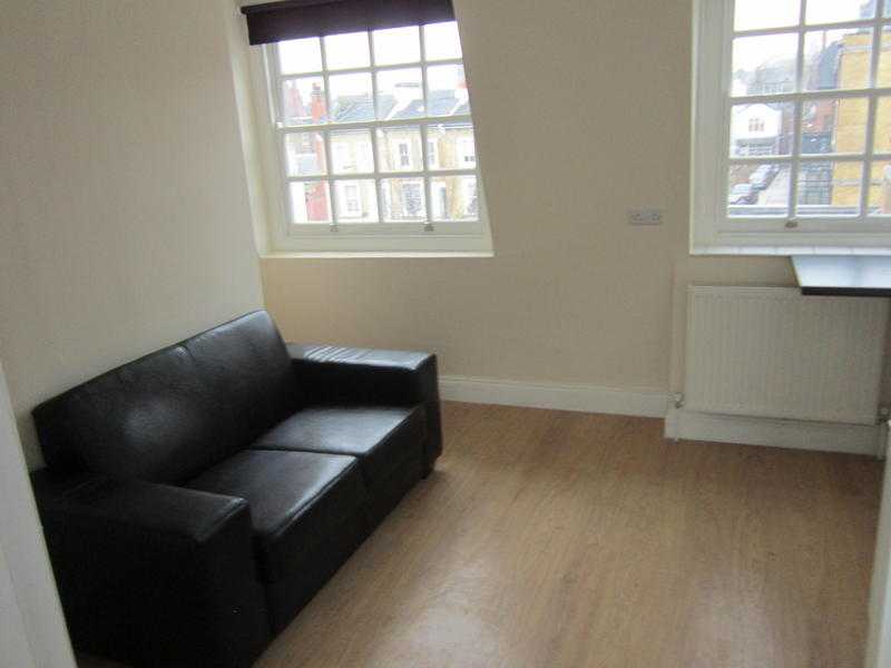 275  w - One bedroom flat on Hammersmith Road