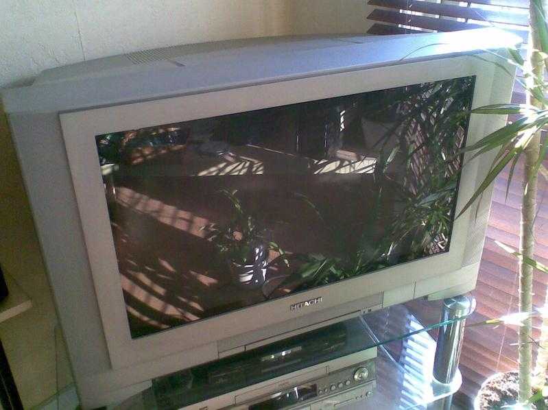 28quot Hitachi CRT TV with chrome and glass stand