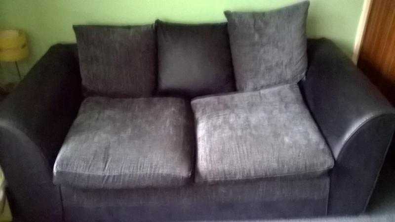 2seater sofa and 3 seater sofa