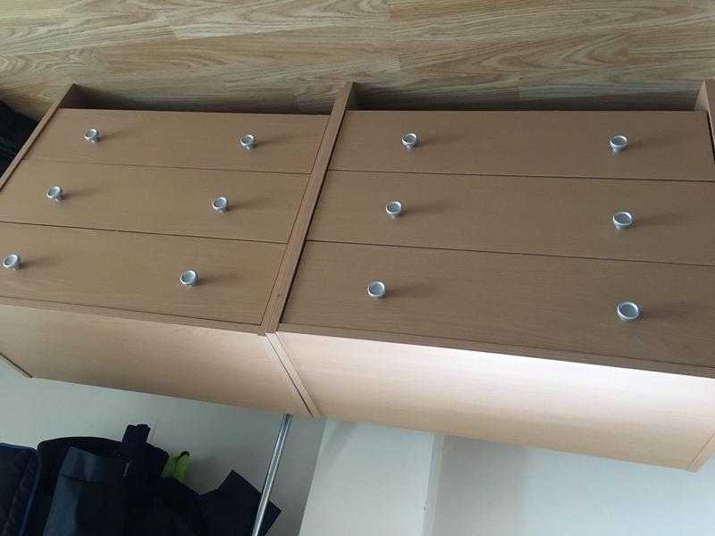 2x chest of drawers