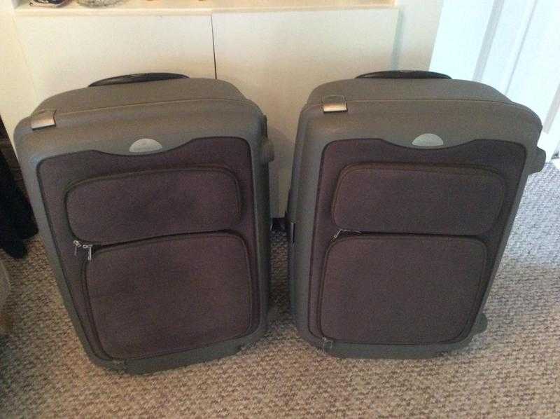 2x samsonite suitcases