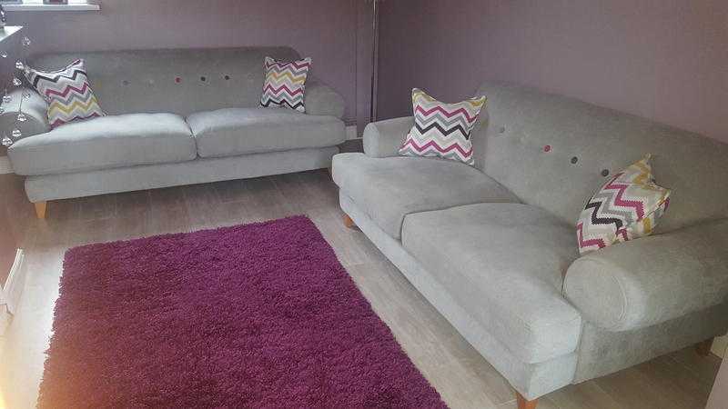 3 amp 2 seater sofas like new barley used