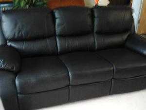 3 and 2 seater settee