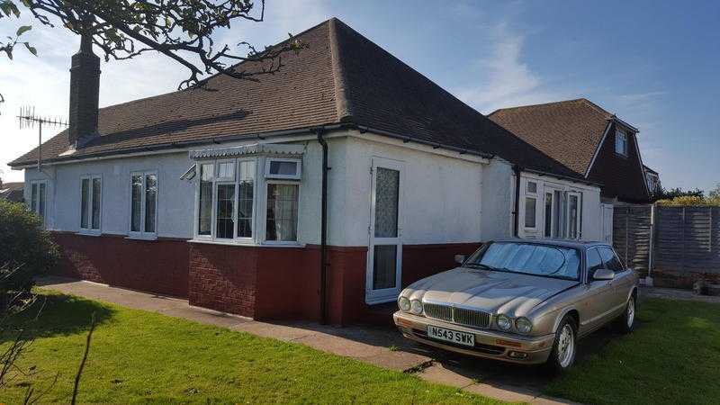 3 bed detached bungalow in Lancing