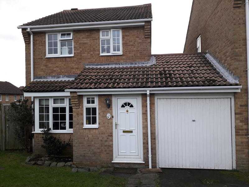 3 bed link detached house for sale