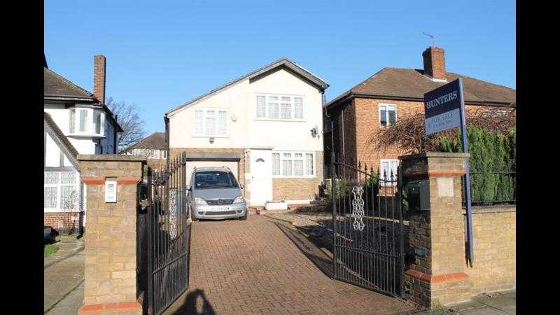 3 bedroom detached house for rent in Lewisham - Available NOW