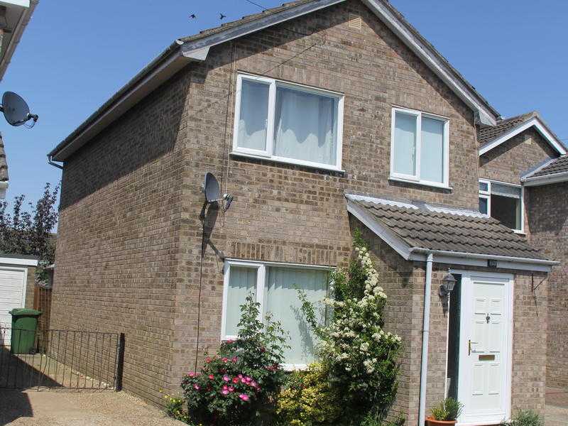 3 bedroom detached property to rent in the village of Mulbarton