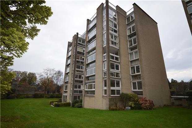 3 bedroom flat in Durdham Park