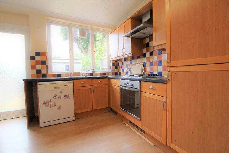 3 bedroom house in Phipps Bridge Road