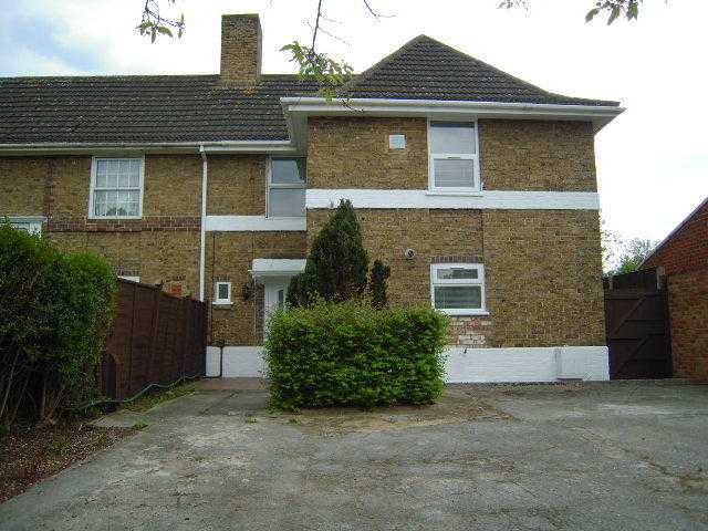 3 bedroom house in Raynes Park