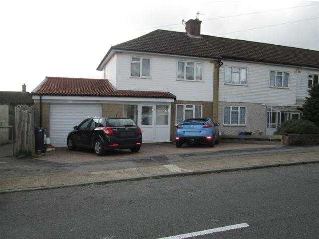 3 bedroom house in Redhill