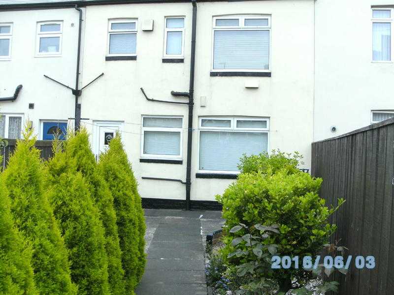3 BEDROOM HOUSE WITH GARDEN AT A ONE-OFF PRICE