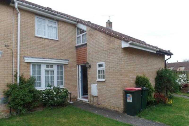 3 Bedroom in Bewbush Available Now