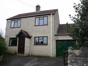 3 Bedrooms House TO LET