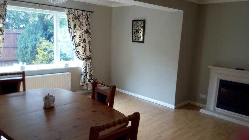 3 double bedroom spacious house in Furnace Green, Crawley, West Sussex