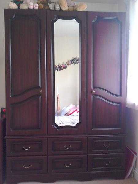 3 Piece Mahogany bedroom set good condition