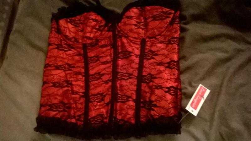 3 Piece Set. Red amp Black Lace