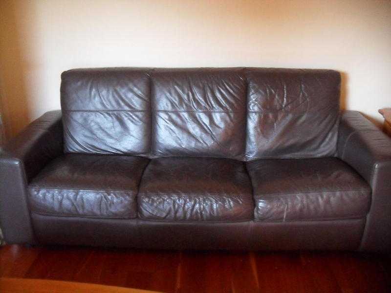 3 SEATER amp 2 SEATER SOFA IN DARK BROWN LEATHER