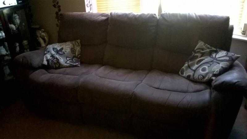 3 seater electric recining settee