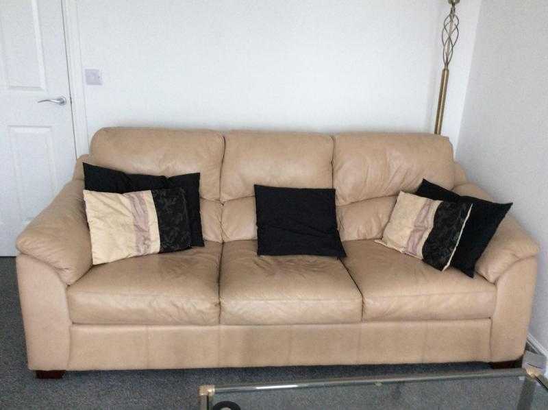 3 seater leather sofa for sale.  Originally bought from scs  excellent condition