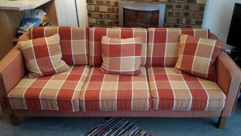 3 seater sofa for sale, excellent condition from a smoke and pet free home