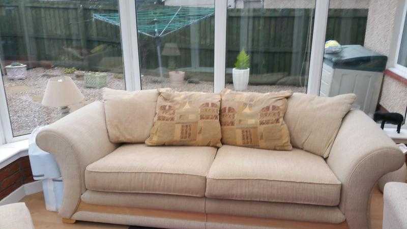 3 seater sofa for sale in great condition  175