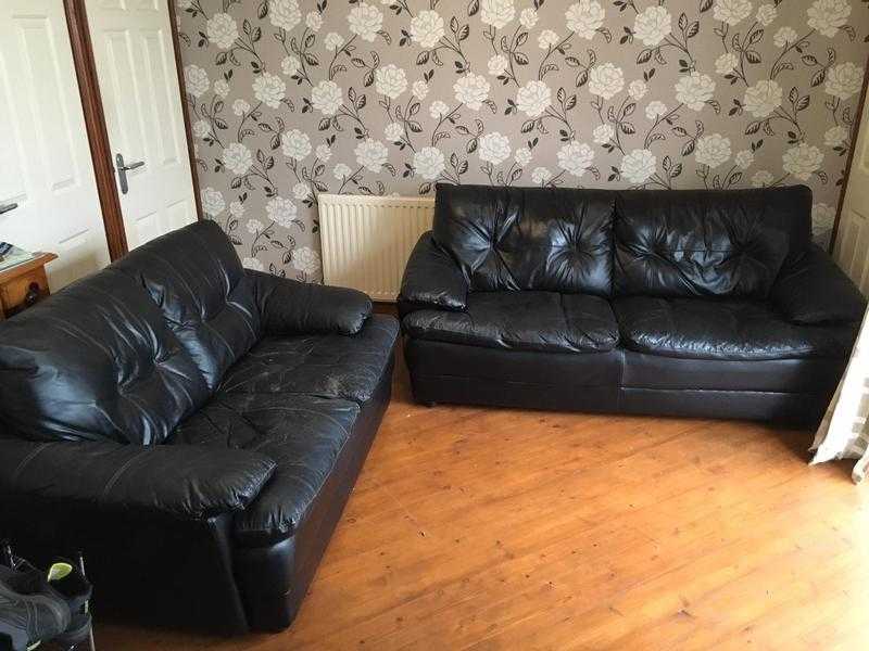 32 Black Leather Sofas