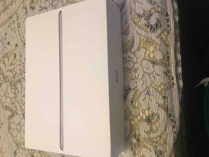 32GB Space Grey IPad, WiFi and 4G (cellular)