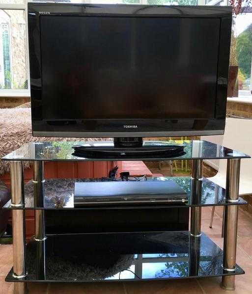 32quot Toshiba Regza TV and DVD Player amp Two Tiered Glass Stand