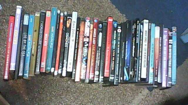 37 x POPROCK MUSIC DVD039S - JOBLOT - COLLECTION-U2-CELINE DION-ROBBIE WILLIAMS-OASIS-KINGS OF LEON