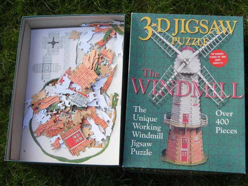 3D windmill jigsaw, box slightly damaged, all complete