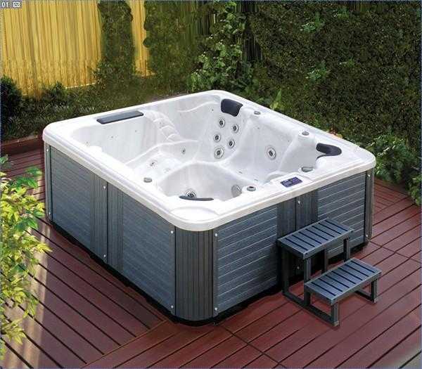 4-6 person Hot tub with 50 jets